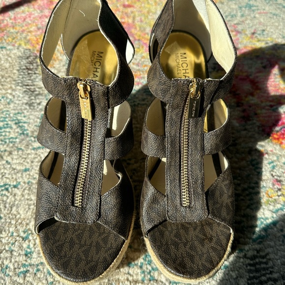 New Michael Kors Booties - Picture 1 of 5